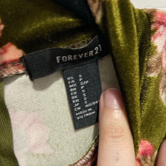 Forever 21 flower crop top - Picture 11 of 11